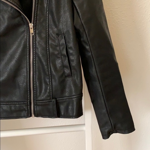 Forever 21 Black Moto Jacket - Picture 3 of 6